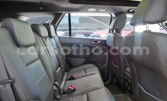 Sayi Na hannu Ford Everest Red Mota in Butha–Buthe a Thaba-Tseka Sayi Na hannu Ford Everest Red Mota in Butha–Buthe a Thaba-Tseka