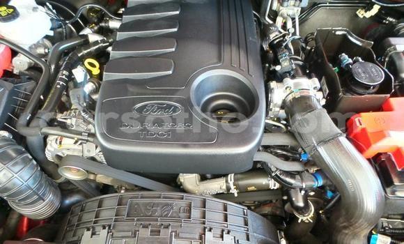 Sayi Na hannu Ford Everest Red Mota in Butha–Buthe a Thaba-Tseka Sayi Na hannu Ford Everest Red Mota in Butha–Buthe a Thaba-Tseka