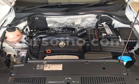 Sayi Na hannu Volkswagen Touareg White Mota in Butha–Buthe a Thaba-Tseka Sayi Na hannu Volkswagen Touareg White Mota in Butha–Buthe a Thaba-Tseka