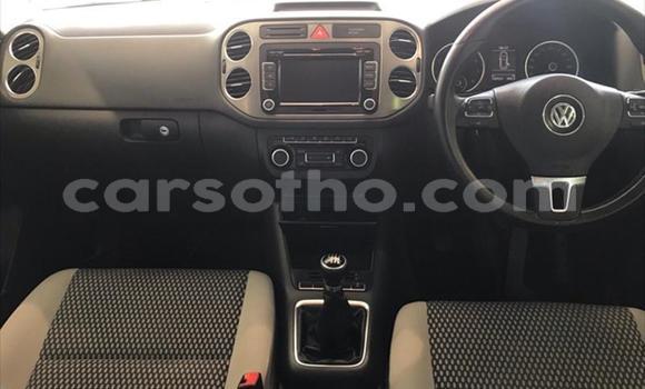 Sayi Na hannu Volkswagen Touareg White Mota in Butha–Buthe a Thaba-Tseka Sayi Na hannu Volkswagen Touareg White Mota in Butha–Buthe a Thaba-Tseka