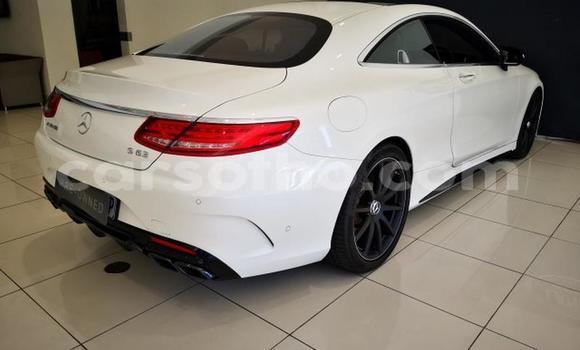 Sayi Na hannu Mercedes-Benz G-klasse AMG White Mota in Butha–Buthe a Thaba-Tseka Sayi Na hannu Mercedes-Benz G-klasse AMG White Mota in Butha–Buthe a Thaba-Tseka