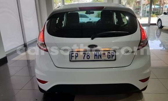Sayi Na hannu Ford Fiesta White Mota in Butha–Buthe a Thaba-Tseka Sayi Na hannu Ford Fiesta White Mota in Butha–Buthe a Thaba-Tseka