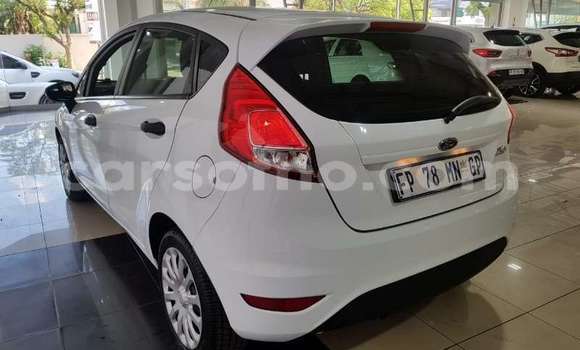 Sayi Na hannu Ford Fiesta White Mota in Butha–Buthe a Thaba-Tseka Sayi Na hannu Ford Fiesta White Mota in Butha–Buthe a Thaba-Tseka