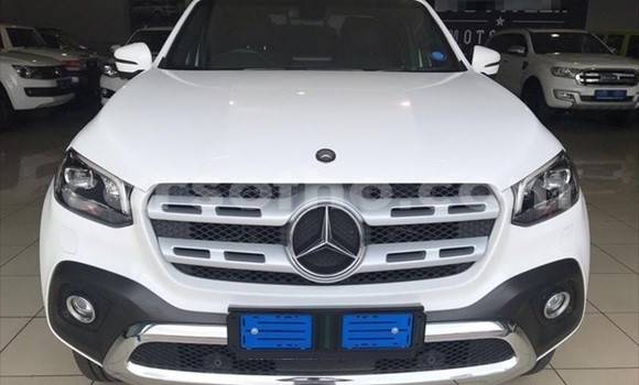 Sayi Na hannu Mercedes-Benz X-klasse Concept Silver Mota in Butha–Buthe a Thaba-Tseka Sayi Na hannu Mercedes-Benz X-klasse Concept Silver Mota in Butha–Buthe a Thaba-Tseka