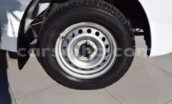 Buy Used Toyota Hilux White Car in Butha–Buthe in Thaba-Tseka Buy Used Toyota Hilux White Car in Butha–Buthe in Thaba-Tseka