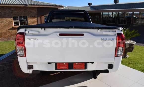 Buy Used Toyota Hilux White Car in Butha–Buthe in Thaba-Tseka Buy Used Toyota Hilux White Car in Butha–Buthe in Thaba-Tseka