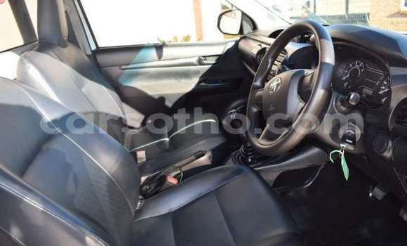 Buy Used Toyota Hilux White Car in Butha–Buthe in Thaba-Tseka Buy Used Toyota Hilux White Car in Butha–Buthe in Thaba-Tseka