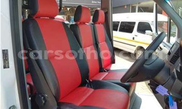 Acheter Occasion Voiture Mercedes-Benz Esprit Blanc à Butha–Buthe, Thaba-Tseka Acheter Occasion Voiture Mercedes-Benz Esprit Blanc à Butha–Buthe, Thaba-Tseka