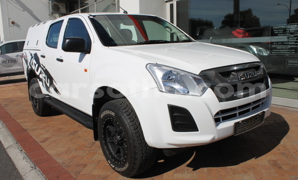 Buy Used Isuzu D–MAX White Car in Maseru in Maseru Buy Used Isuzu D–MAX White Car in Maseru in Maseru