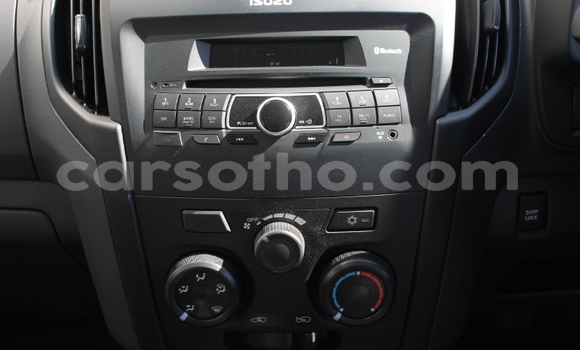 Buy Used Isuzu D–MAX White Car in Maseru in Maseru Buy Used Isuzu D–MAX White Car in Maseru in Maseru