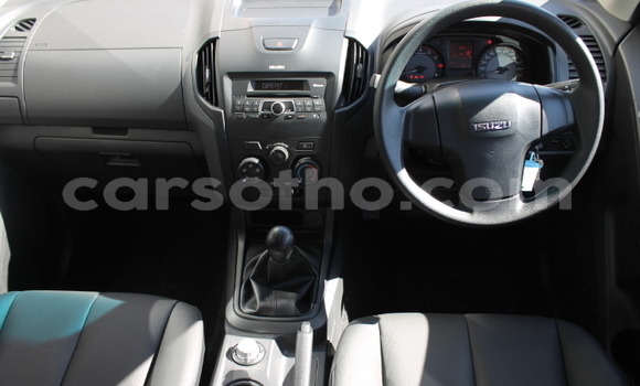 Buy Used Isuzu D–MAX White Car in Maseru in Maseru Buy Used Isuzu D–MAX White Car in Maseru in Maseru