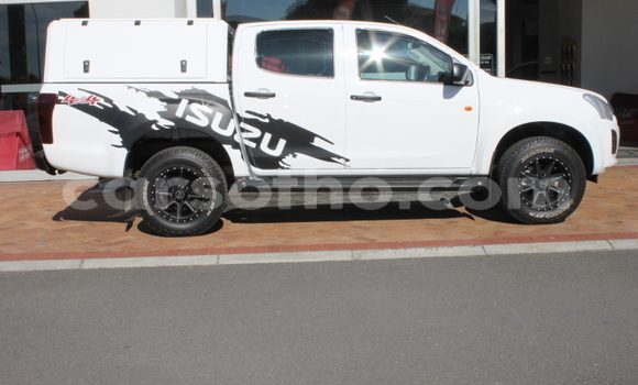 Buy Used Isuzu D–MAX White Car in Maseru in Maseru Buy Used Isuzu D–MAX White Car in Maseru in Maseru