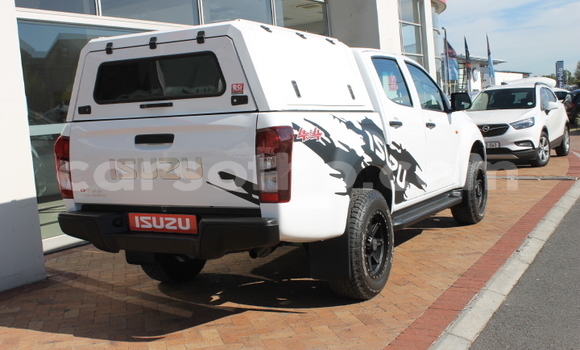 Buy Used Isuzu D–MAX White Car in Maseru in Maseru Buy Used Isuzu D–MAX White Car in Maseru in Maseru