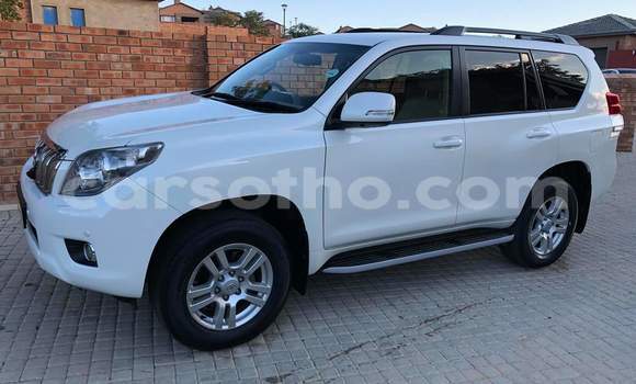 Acheter Occasion Voiture Toyota Land Cruiser Prado Blanc à Butha–Buthe, Thaba-Tseka Acheter Occasion Voiture Toyota Land Cruiser Prado Blanc à Butha–Buthe, Thaba-Tseka