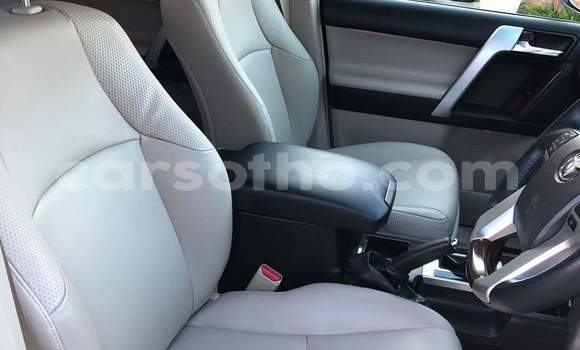 Acheter Occasion Voiture Toyota Land Cruiser Prado Blanc à Butha–Buthe, Thaba-Tseka Acheter Occasion Voiture Toyota Land Cruiser Prado Blanc à Butha–Buthe, Thaba-Tseka