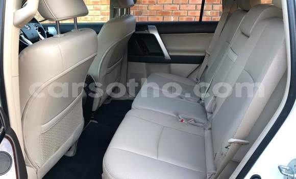 Acheter Occasion Voiture Toyota Land Cruiser Prado Blanc à Butha–Buthe, Thaba-Tseka Acheter Occasion Voiture Toyota Land Cruiser Prado Blanc à Butha–Buthe, Thaba-Tseka