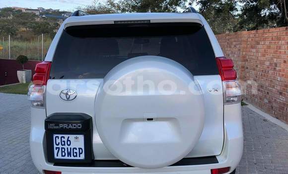 Acheter Occasion Voiture Toyota Land Cruiser Prado Blanc à Butha–Buthe, Thaba-Tseka Acheter Occasion Voiture Toyota Land Cruiser Prado Blanc à Butha–Buthe, Thaba-Tseka