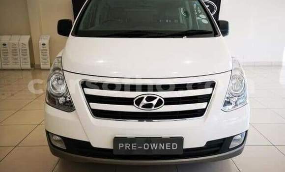 Acheter Occasion Voiture Hyundai H1 Blanc à Hlotse, Leribe Acheter Occasion Voiture Hyundai H1 Blanc à Hlotse, Leribe