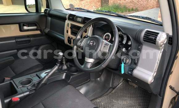 Buy Used Toyota FJ Cruiser Brown Car in Maseru in Maseru Buy Used Toyota FJ Cruiser Brown Car in Maseru in Maseru