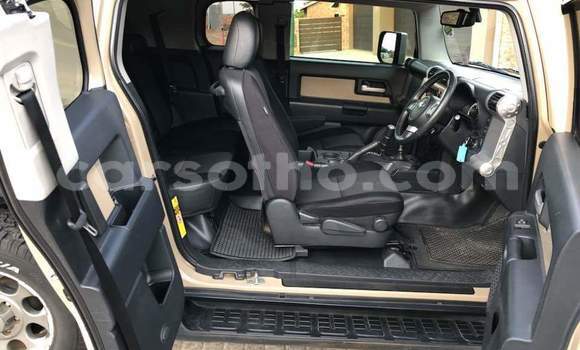 Buy Used Toyota FJ Cruiser Brown Car in Maseru in Maseru Buy Used Toyota FJ Cruiser Brown Car in Maseru in Maseru