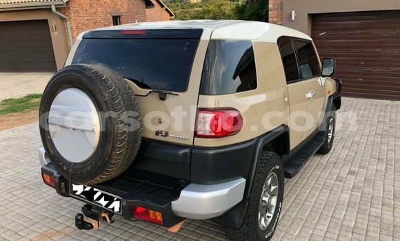 Buy Used Toyota FJ Cruiser Brown Car in Maseru in Maseru Buy Used Toyota FJ Cruiser Brown Car in Maseru in Maseru