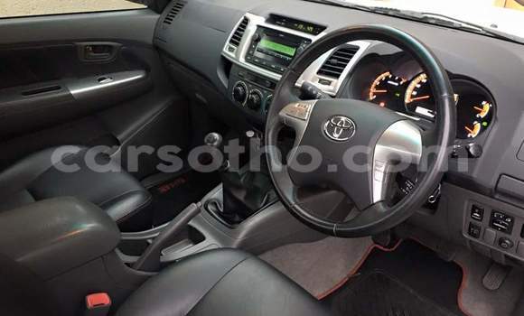 Buy Used Toyota Hilux White Car in Mohale's Hoek in Mohale's Hoek Buy Used Toyota Hilux White Car in Mohale's Hoek in Mohale's Hoek