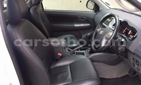 Buy Used Toyota Hilux White Car in Mohale's Hoek in Mohale's Hoek Buy Used Toyota Hilux White Car in Mohale's Hoek in Mohale's Hoek