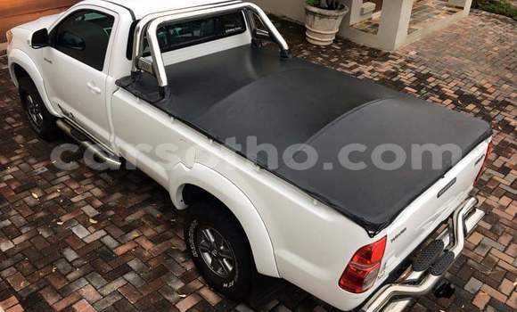 Buy Used Toyota Hilux White Car in Mohale's Hoek in Mohale's Hoek Buy Used Toyota Hilux White Car in Mohale's Hoek in Mohale's Hoek