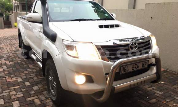 Buy Used Toyota Hilux White Car in Mohale's Hoek in Mohale's Hoek Buy Used Toyota Hilux White Car in Mohale's Hoek in Mohale's Hoek