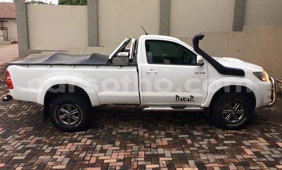Buy Used Toyota Hilux White Car in Mohale's Hoek in Mohale's Hoek Buy Used Toyota Hilux White Car in Mohale's Hoek in Mohale's Hoek