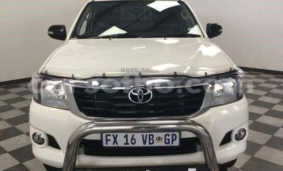 Sayi Na hannu Toyota Hilux White Mota in Mohale's Hoek a Mohale's Hoek Sayi Na hannu Toyota Hilux White Mota in Mohale's Hoek a Mohale's Hoek