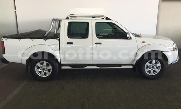 Acheter Occasion Voiture Nissan NP 300 Blanc à Maputsoe, Leribe Acheter Occasion Voiture Nissan NP 300 Blanc à Maputsoe, Leribe
