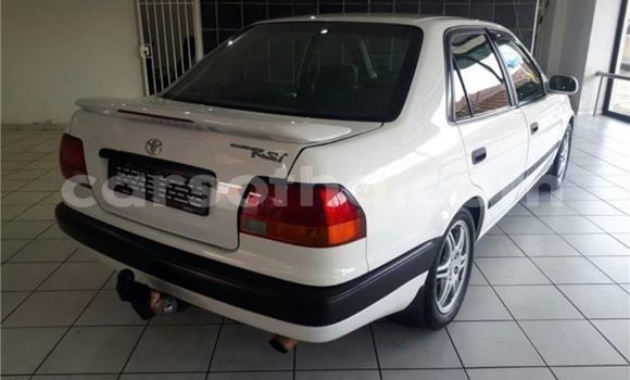 Sayi Na hannu Toyota Corolla White Mota in Butha–Buthe a Thaba-Tseka Sayi Na hannu Toyota Corolla White Mota in Butha–Buthe a Thaba-Tseka