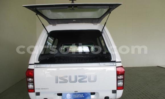 Acheter Occasion Voiture Isuzu KB Blanc à Maseru, Maseru Acheter Occasion Voiture Isuzu KB Blanc à Maseru, Maseru