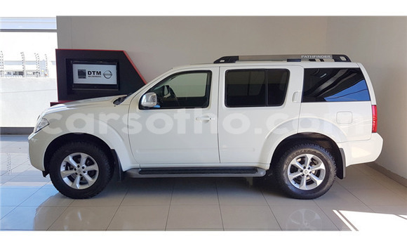 اشتري مستعمل Nissan Pathfinder White سيارة في Maseru في Maseru اشتري مستعمل Nissan Pathfinder White سيارة في Maseru في Maseru