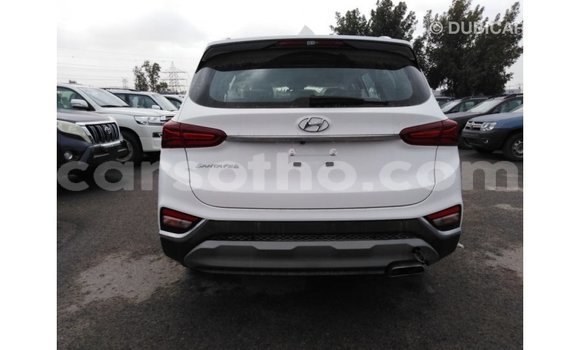 Acheter Import Voiture Hyundai Santa Fe Blanc à Import - Dubai, Maseru Acheter Import Voiture Hyundai Santa Fe Blanc à Import - Dubai, Maseru
