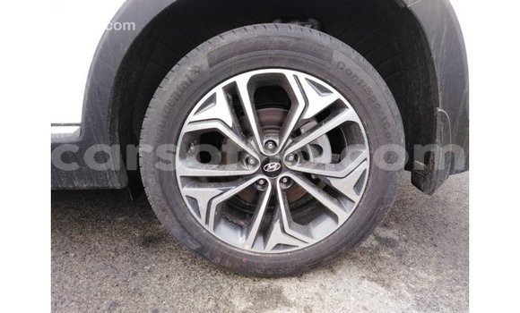 Acheter Import Voiture Hyundai Santa Fe Blanc à Import - Dubai, Maseru Acheter Import Voiture Hyundai Santa Fe Blanc à Import - Dubai, Maseru