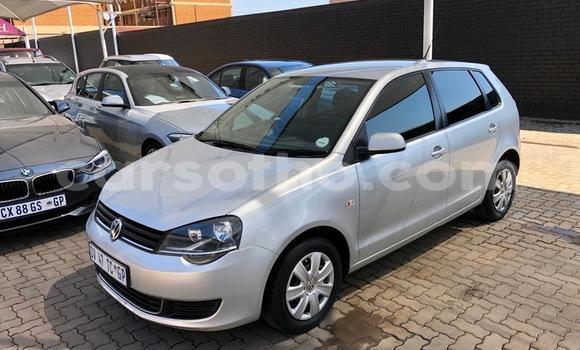 Acheter Occasion Voiture Volkswagen Polo Blanc à Maputsoe, Leribe Acheter Occasion Voiture Volkswagen Polo Blanc à Maputsoe, Leribe