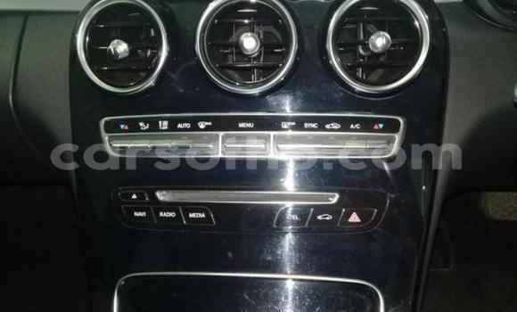 Sayi Na hannu Mercedes-Benz 190 White Mota in Maseru a Maseru Sayi Na hannu Mercedes-Benz 190 White Mota in Maseru a Maseru