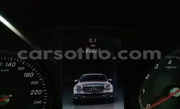 Sayi Na hannu Mercedes-Benz 190 White Mota in Maseru a Maseru Sayi Na hannu Mercedes-Benz 190 White Mota in Maseru a Maseru