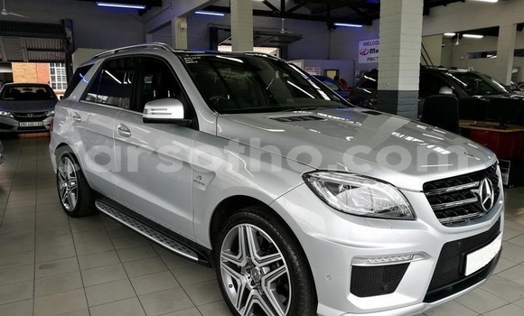 Sayi Na hannu Mercedes-Benz ML–Class Silver Mota in Butha Buthe a Butha-Buthe Sayi Na hannu Mercedes-Benz ML–Class Silver Mota in Butha Buthe a Butha-Buthe