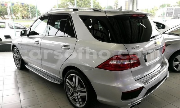 Sayi Na hannu Mercedes-Benz ML–Class Silver Mota in Butha Buthe a Butha-Buthe Sayi Na hannu Mercedes-Benz ML–Class Silver Mota in Butha Buthe a Butha-Buthe