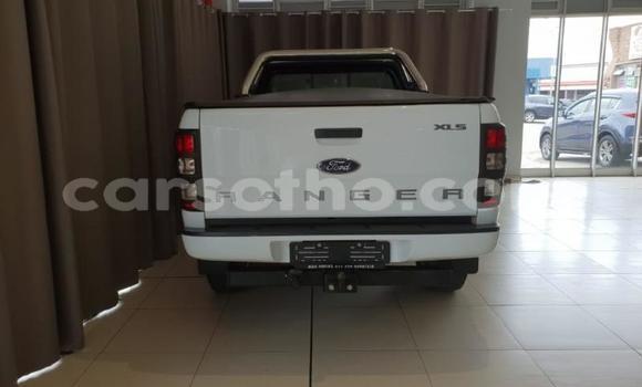 Sayi Na hannu Ford Ranger White Mota in Butha–Buthe a Thaba-Tseka Sayi Na hannu Ford Ranger White Mota in Butha–Buthe a Thaba-Tseka