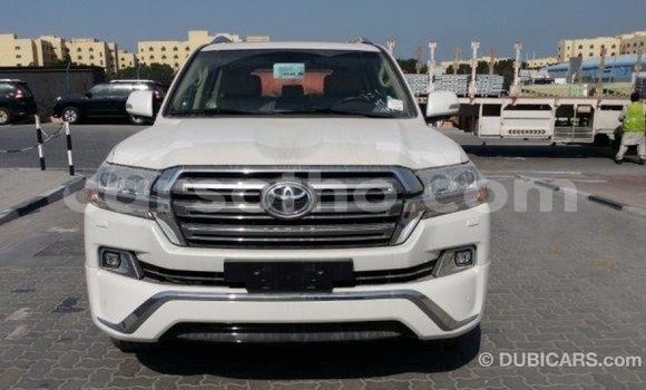 Buy Import Toyota Land Cruiser White Car in Import - Dubai in Maseru Buy Import Toyota Land Cruiser White Car in Import - Dubai in Maseru
