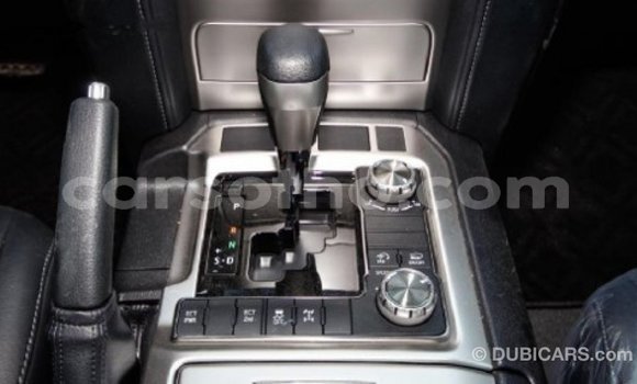 Buy Import Toyota Land Cruiser White Car in Import - Dubai in Maseru Buy Import Toyota Land Cruiser White Car in Import - Dubai in Maseru