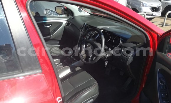 Acheter Occasion Voiture Hyundai i30 Rouge à Maseru, Maseru Acheter Occasion Voiture Hyundai i30 Rouge à Maseru, Maseru