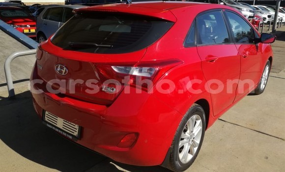 Acheter Occasion Voiture Hyundai i30 Rouge à Maseru, Maseru Acheter Occasion Voiture Hyundai i30 Rouge à Maseru, Maseru