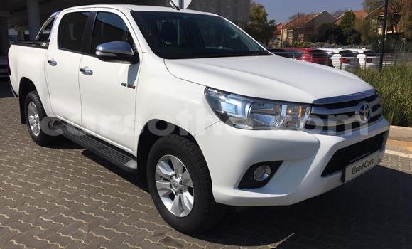 اشتري مستعمل Toyota Hilux White سيارة في Maseru في Maseru اشتري مستعمل Toyota Hilux White سيارة في Maseru في Maseru