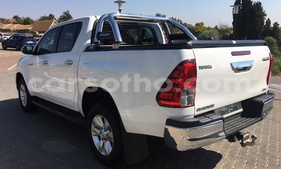 اشتري مستعمل Toyota Hilux White سيارة في Maseru في Maseru اشتري مستعمل Toyota Hilux White سيارة في Maseru في Maseru