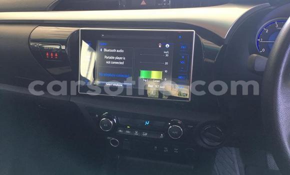 اشتري مستعمل Toyota Hilux White سيارة في Maseru في Maseru اشتري مستعمل Toyota Hilux White سيارة في Maseru في Maseru